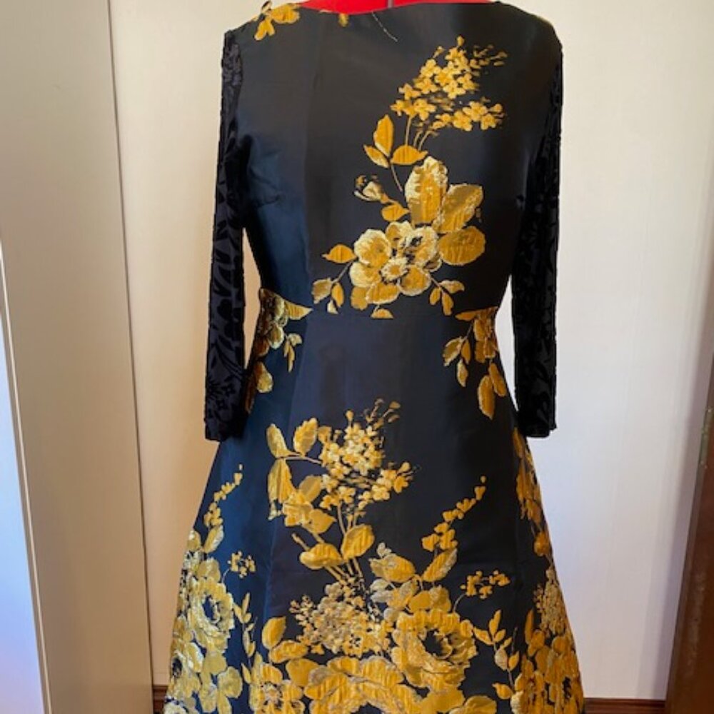 Black/gold party dress, size 2X, (never been worn)